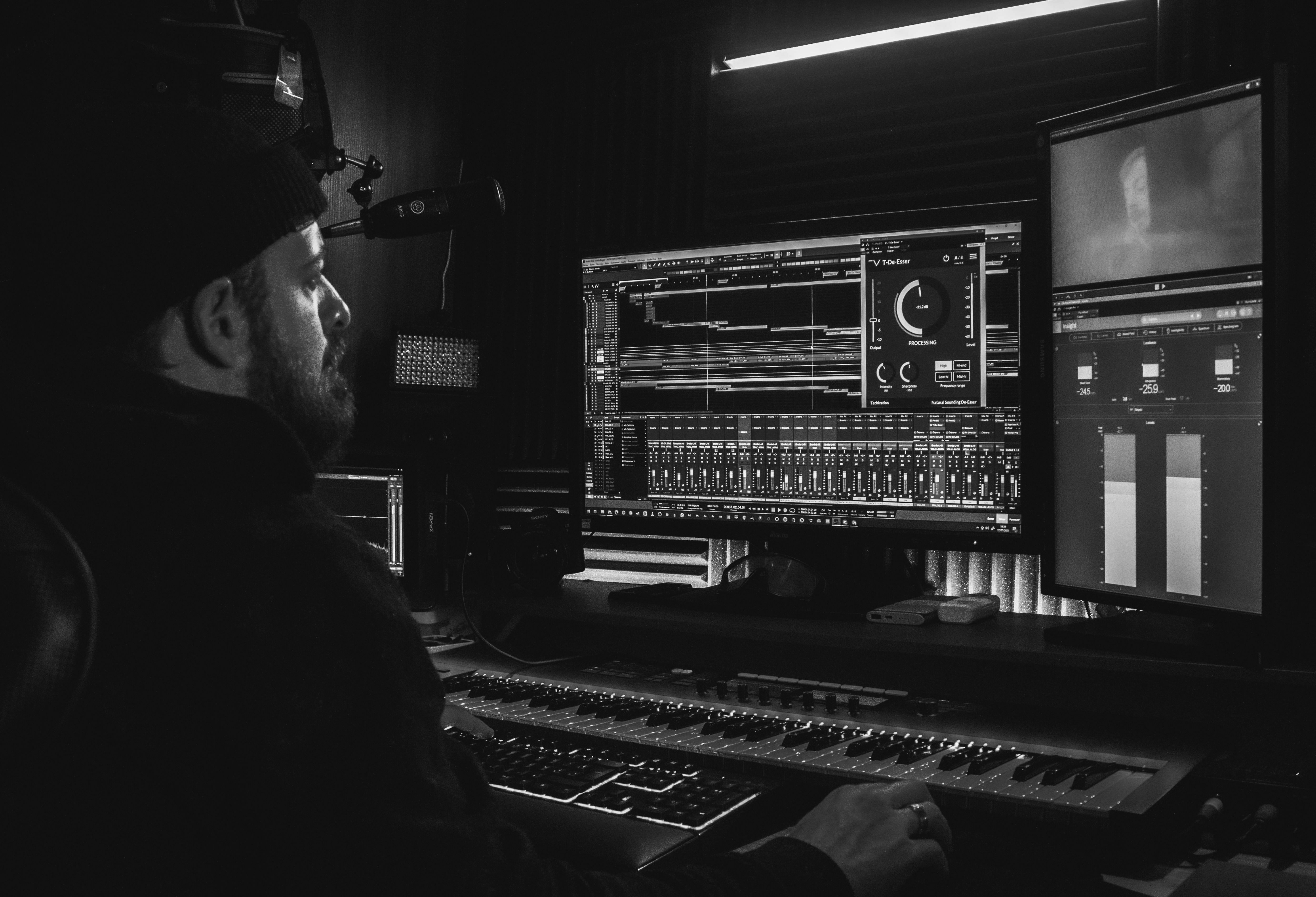 pexels-techivation-76108219-10681799 (1) pexels-techivation-76108219-10681799 (1)